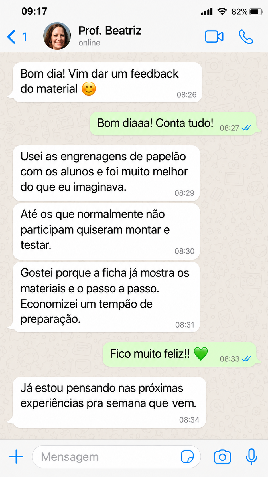 Conversa no WhatsApp com depoimento de professora